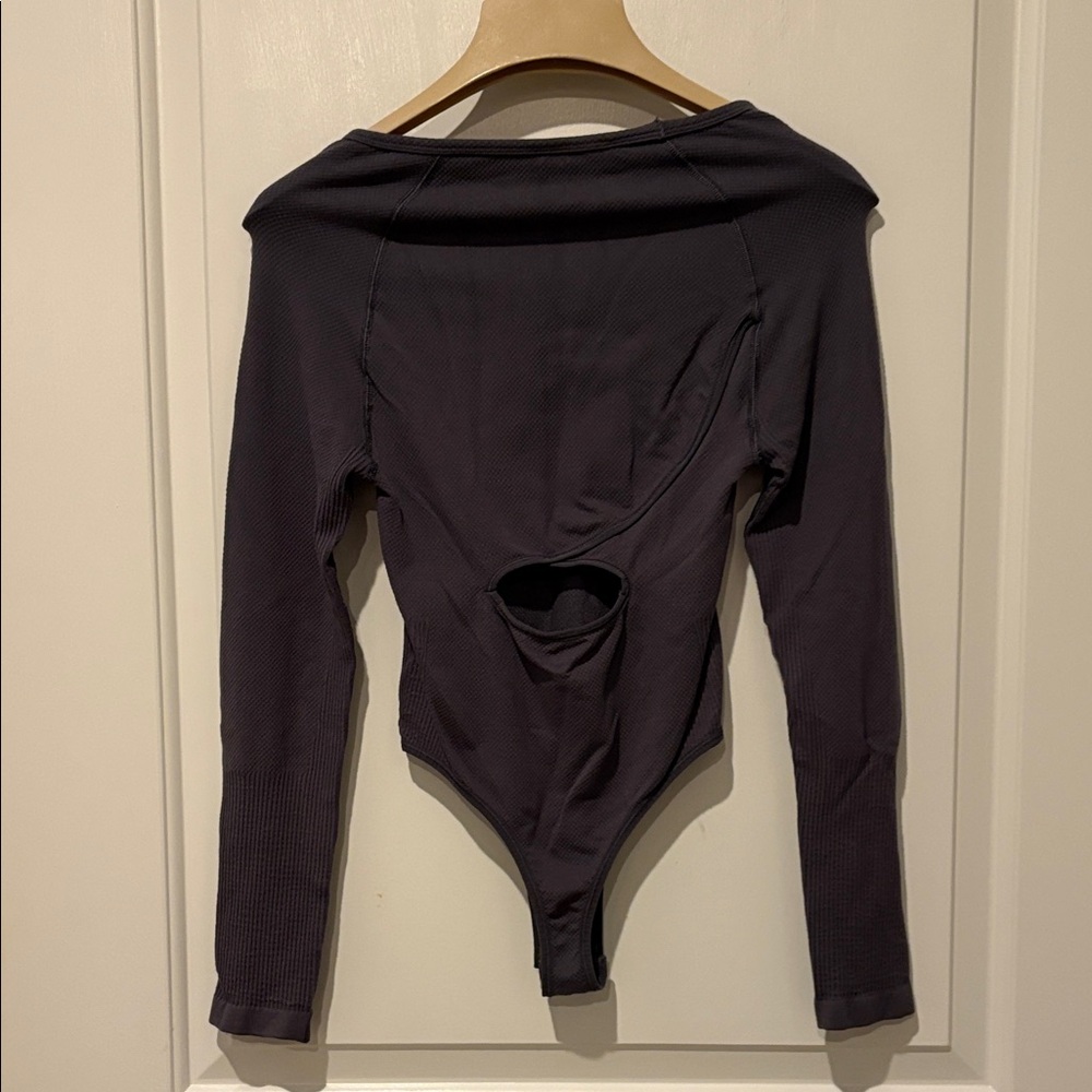 VGUC- Sexy Dark Gray Gymshark Bodysuit with tons of stretch, M - Picture 7 of 7